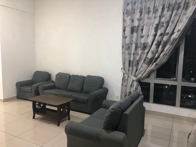 BM Condo for RENT Move in immediately Big unit with good condition