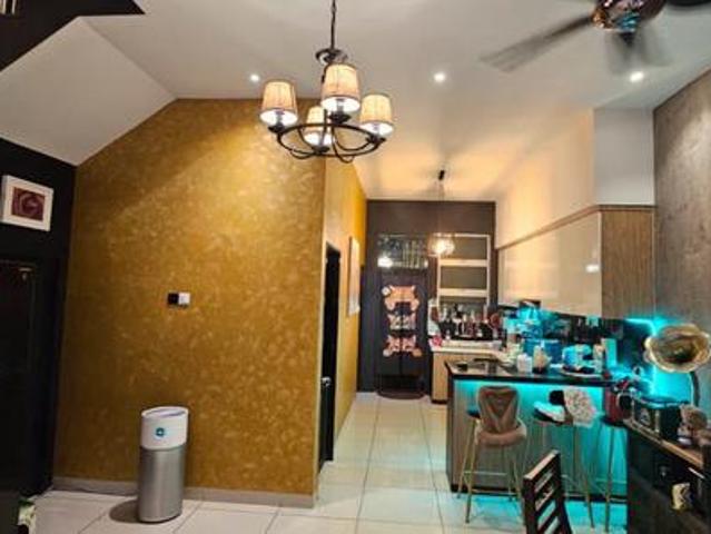 Bm Highland 3 Storey Teress Gated n Guarded Renovation For Sale