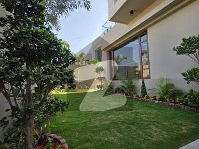 B/N House Is Available For Sale With Basement Ph 6