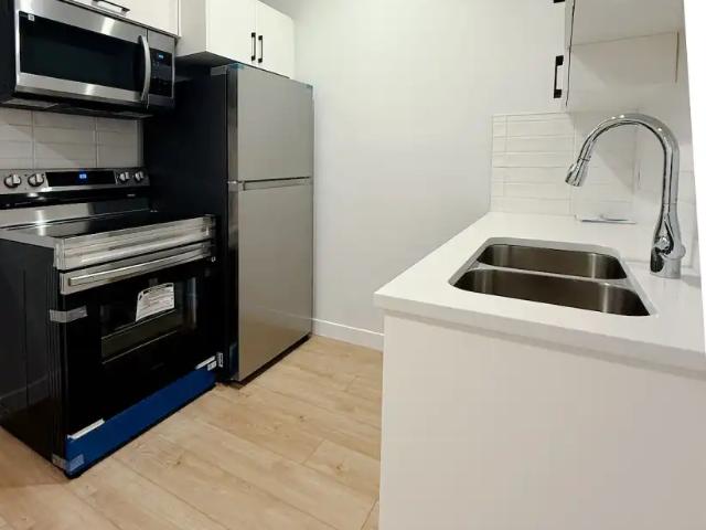 Bsmt suite new build, 1 bed 1 bath, private laundry and separate entrance