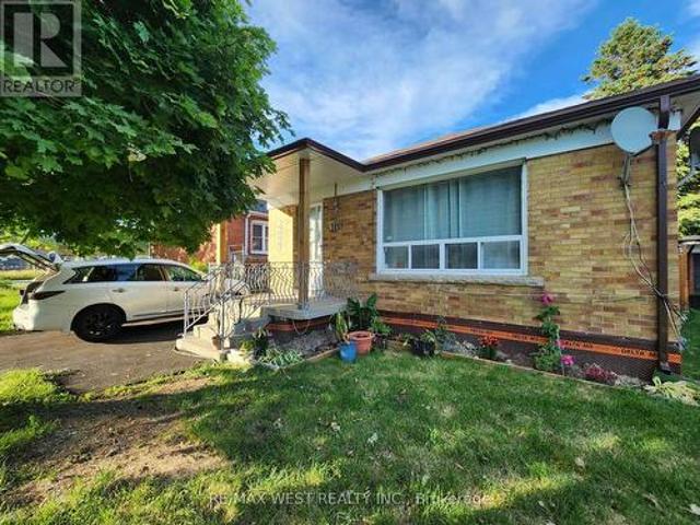 Bsmt 105 Crocus Drive, Toronto, ON, M1R 4T3 house for lease | Listing ID E13539 | Royal LePage