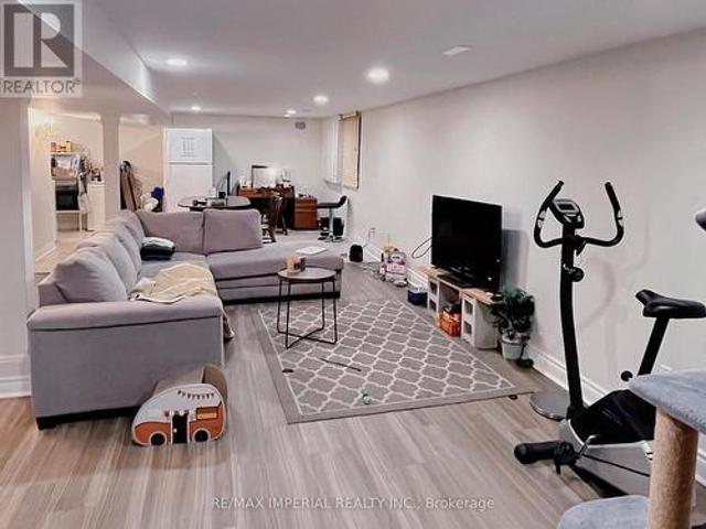 Bsmt 119 Wedgewood Drive, Toronto, ON, M2M 2H6 house for lease | Listing ID C13535 | Royal LePage