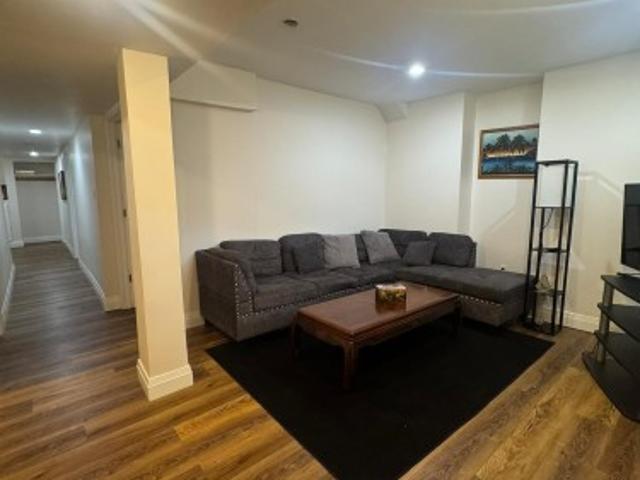 Bsmt 3974 Foxwood Avenue, Mississauga, ON, L5N 7V4 house for lease | Listing ID W13526 | Royal LePage