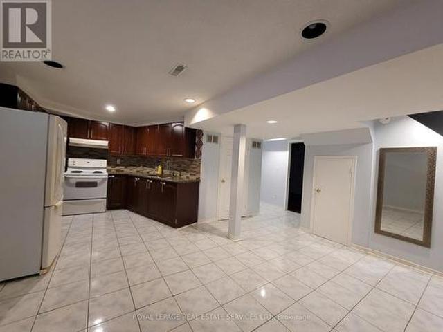 Bsmt 323 Winfield Terrace, Mississauga, ON, L5R 1N6 house for lease | Listing ID W13621 | Royal LePage