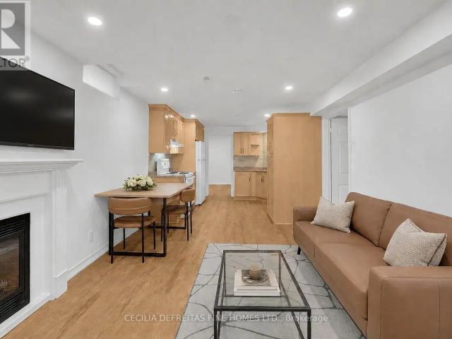 BSMT 40 VENETIAN CRESCENT