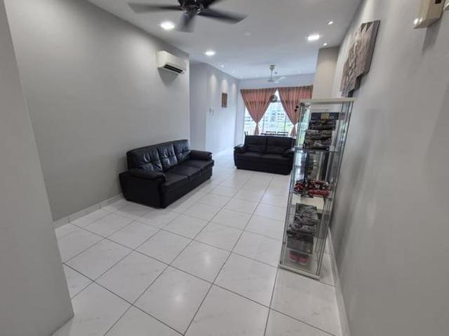 BSP Skypark Bigger Unit with 2 Car Parks at Level 1 Include Furniture