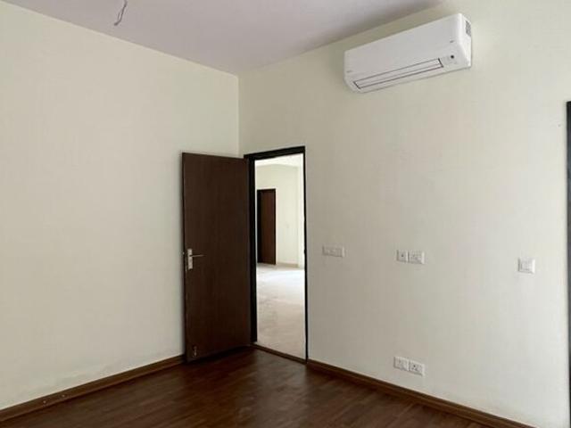 BPTP Amstoria Country Floor 3 Bedroom 2600 Sq. Ft. Apartment in Sector 102 Gurgaon Listing ID: #10384