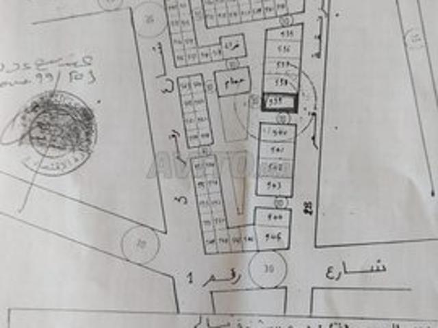 بقعة تجارية محفضة لها 3 واجهات للبيع