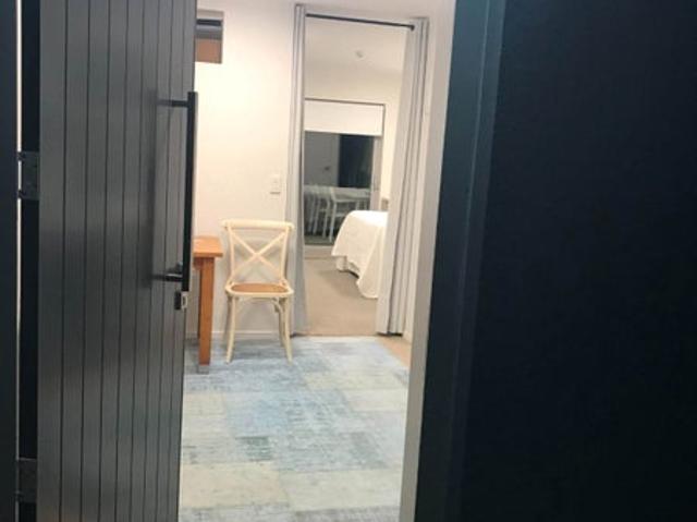 browns bay, 1 bedroom