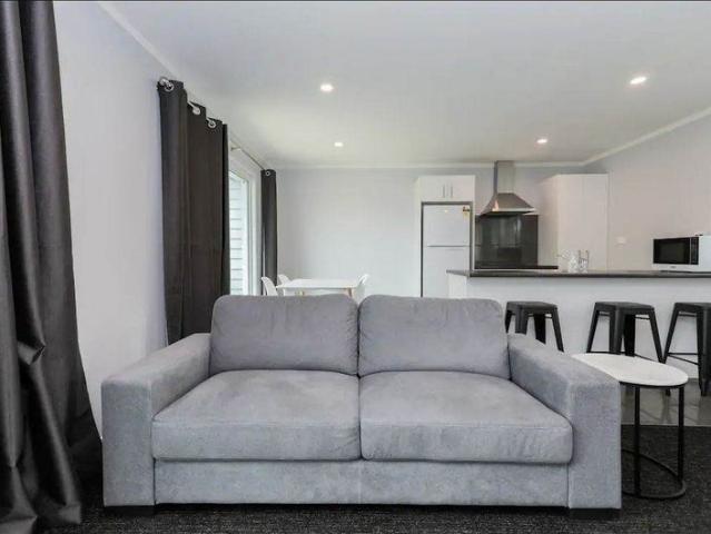 Browns Bay, 2 bedrooms