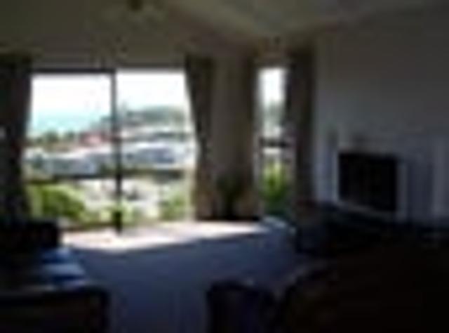 Browns Bay, 2 bedrooms, $680 pw