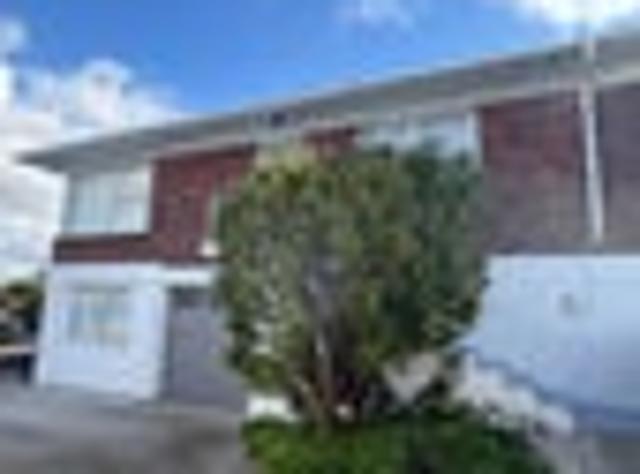 Browns Bay, 3 bedrooms, $780 pw