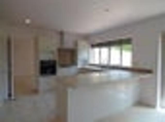 Browns Bay, 4 bedrooms, $900 pw