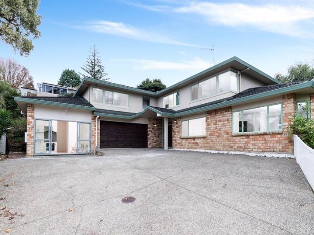 browns bay, 6+ bedrooms