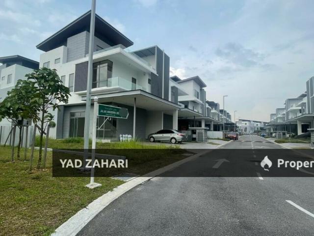 Broadleaf Residences, Kota Kemuning | 3 Storey Semi D 6+1 Bedrooms | RM2.43M Corner Unit Wit Landscape & Clubhouse Facilities