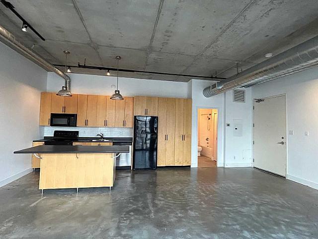 Broadview Lofts 1 Bedroom Open Concept Loft