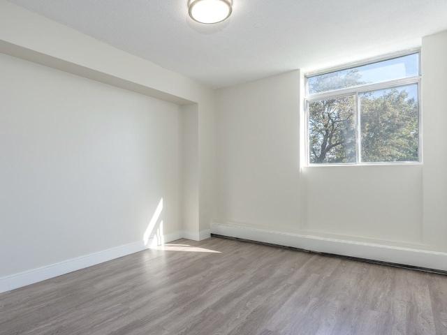 Broadway Apartments 2 Bedroom Apartment for Rent at 25 Westwood Crt, Kawartha Lakes, ON K9V 5A5 Lindsay
