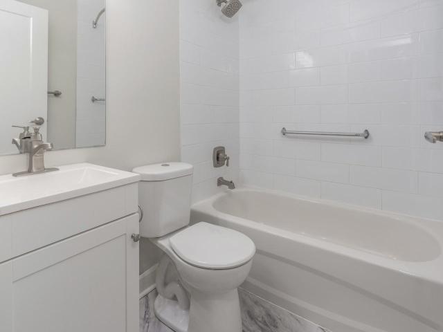 Broadway Apartments 2 Bedroom Apartment for Rent at 25 Westwood Crt, Kawartha Lakes, ON K9V 5A5 Lindsay