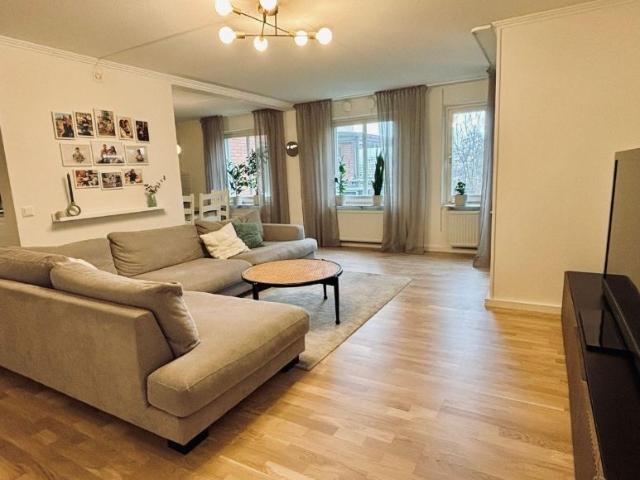 Bromma 4rok 11mån 27.600kr/mån