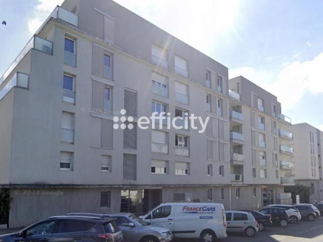 Bron Vente Parking / Garage 69