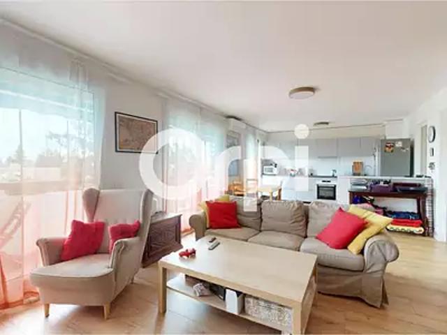 Bron 69500 Achat / Vente appartement 4 pièces t4 au dernier étage cave