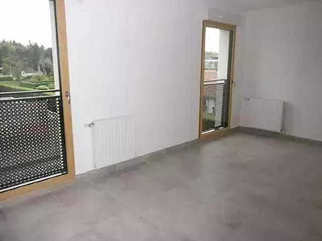 Bron 69500 Location appartement 1 pièce t1 au dernier étage