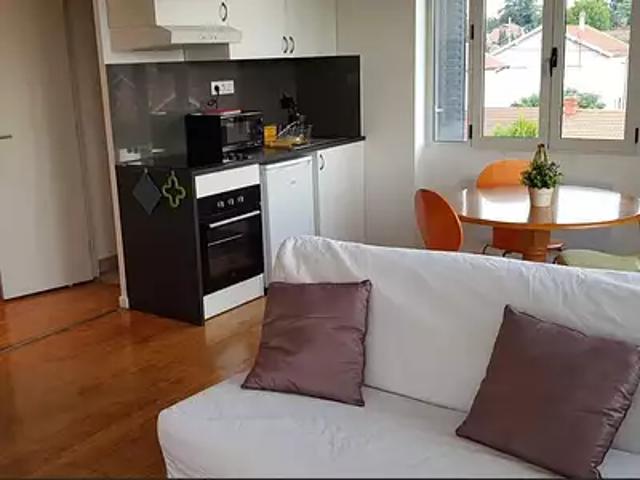 Bron 69500 Location appartement 2 pièces t2 balcon