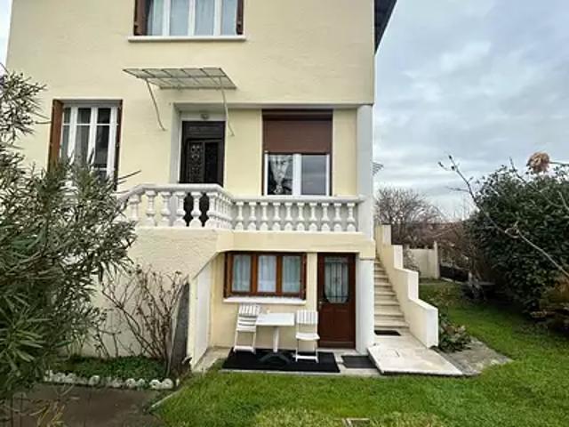 Bron 69500 Location appartement 4 pièces t4 au dernier étage