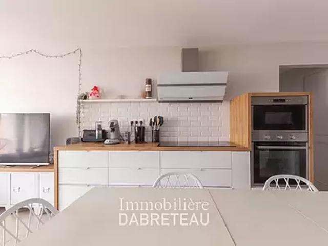 Bron 69500 Location appartement 4 pièces t4 au dernier étage