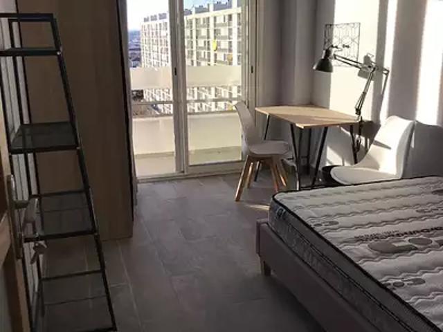 Bron 69500 Location appartement 6 pièces t6 au dernier étage terrasse