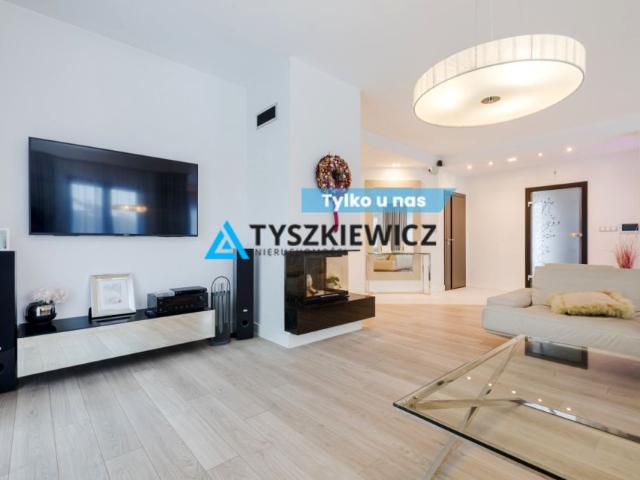 Broniewskiego 206 m², Bolszewo