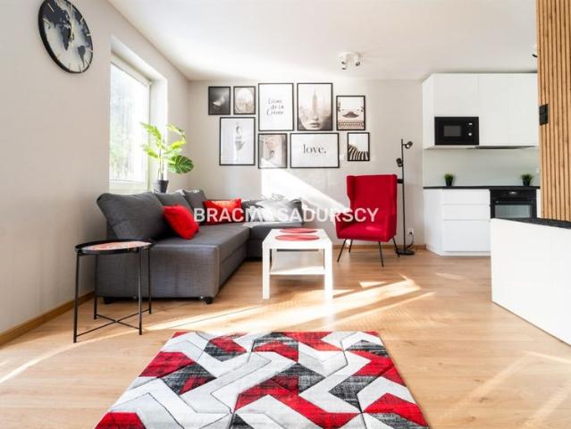 Bronowice, ul. Lea, 2 pok duży garaż