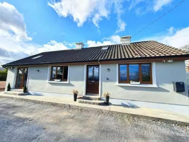 Brook Lane Cottage, Keel, Castlemaine, Co. Kerry, V93H5X6 is f.