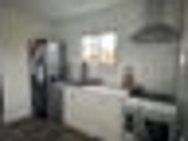 Brookfield, 2 bedrooms, $580 pw