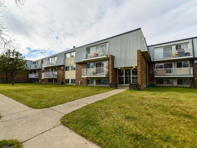 Brookside Terrace 3 Bedroom Apartment for Rent at 281 Brookside Terr Nw, Edmonton, AB T6H 4J6 Brookside