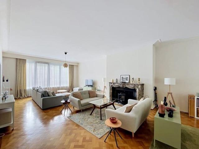 Broqueville – 3 bed apartment + study & terrace