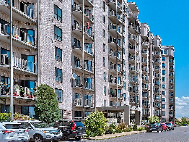 Brossard, Condo 5 1/2 3 Chambre, 2 Salle De Bain à Vendre