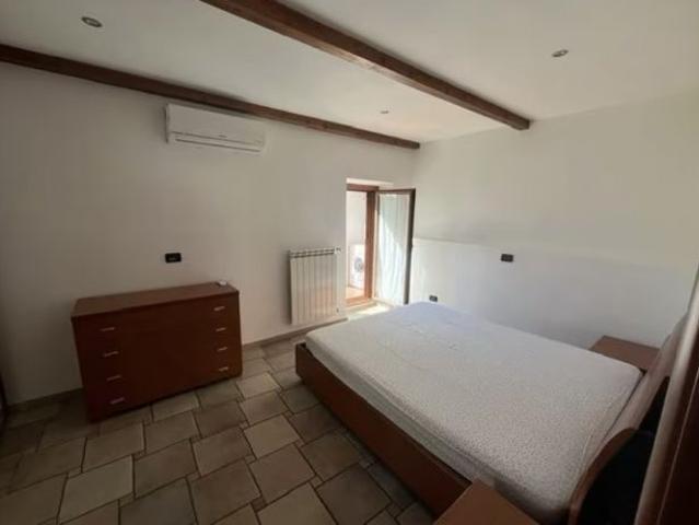 BRACCIANO BILOCALE ARREDATO CON INGRESSO INDIPENDENTE