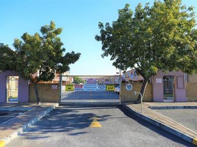 brackenfell – 1 bedroom flat ground.