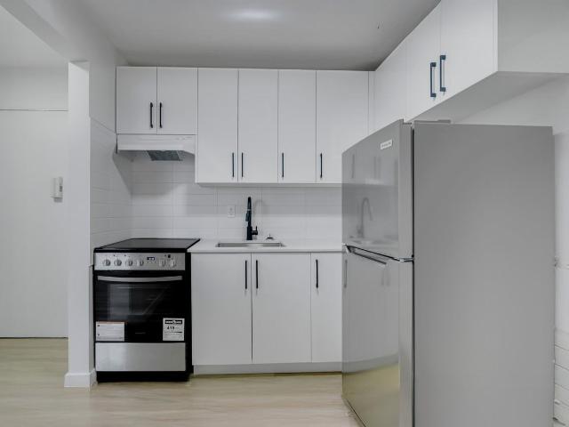 Braden Manor 2 Bedroom Apartment for Rent at 10707 106 St Nw, Edmonton, AB T5H 2Y1 Central McDougall