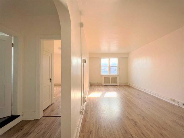 Braemar 2 Bedroom Apartment for Rent at 2231 Albert St, Regina, SK S4P 2V6 Transitional