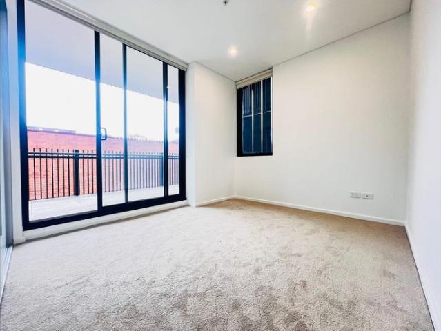 Brand Brand New Spacious Modern Two Bedroom Plus Study Area Apartment in The Heart of Meadowbank