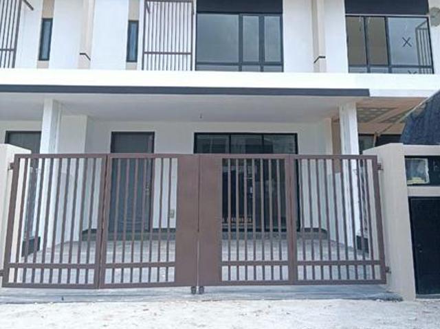 BRAND NEW2 Storey ADIRA 20x75 Near WETLAND Bandar Bukit Raja KLANG