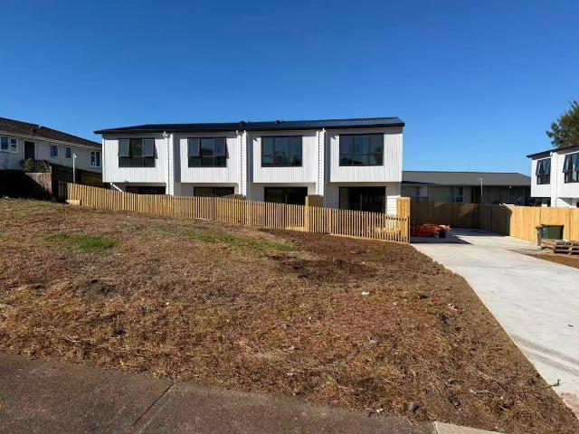 Brand New 3 Bed | 2 Toilets | Semi Ensuite | Walk to Shops | 3 Mins Motorway