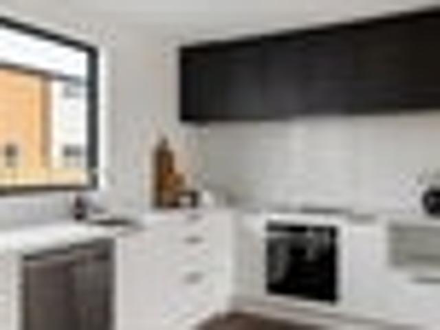 Brand New 3 Bed Sunny Single Level Home Central