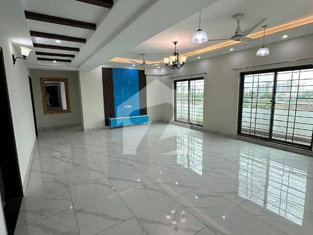 Brand New 3 Bed Room Apartment Available For Sale in Askari 11 Lahore