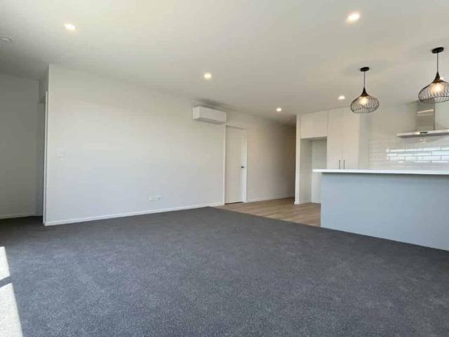 Brand new 3 bedroom family home in Beachgrove