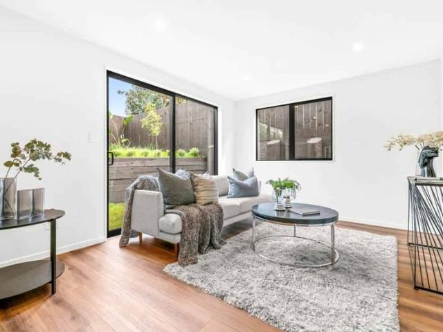 Brand New 3 Bedroom Home Plus Study In Sunnynook