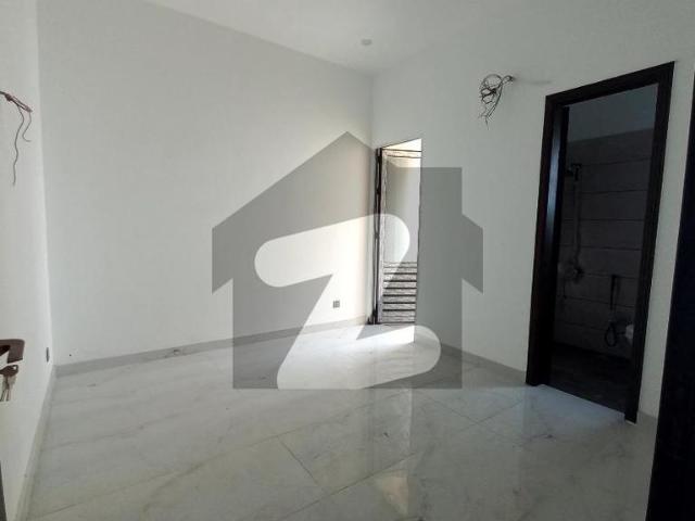 Brand new 3 bedroom luxury executive apartment for rent in murtaza commercial, dha phase 8 al murtaza commercial area