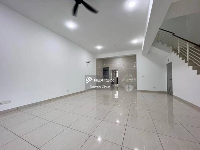 Brand New 3 bedroom walking distance to Solaris MK